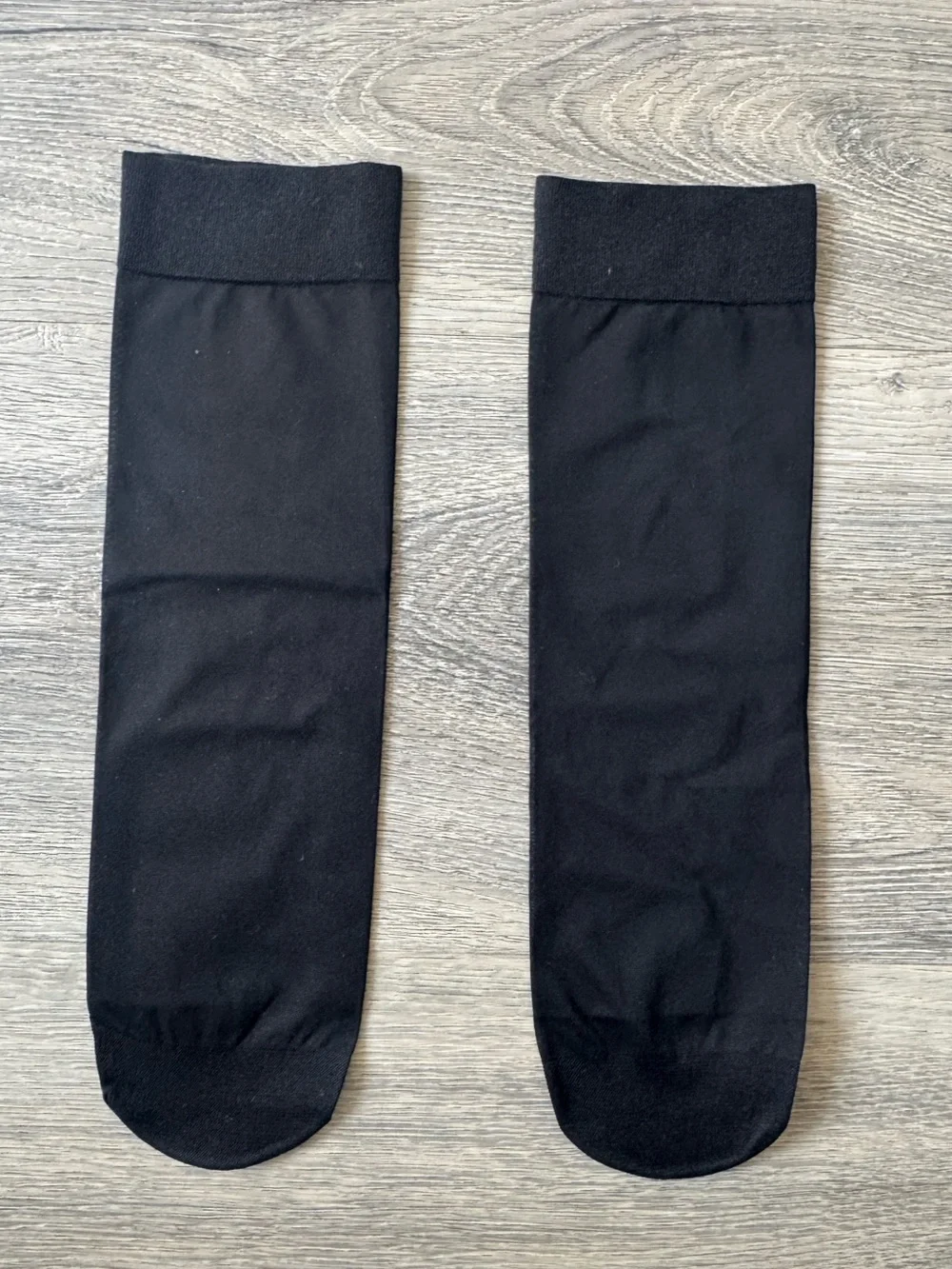 Uniqlo Sheer Nylon Crew Socks (Blk)